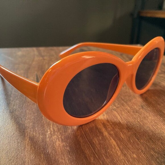 NWOT Unbranded Women's Rounded Oval Orange Cat Eye Kurt Cobain Style Sunglasses - Picture 4 of 6